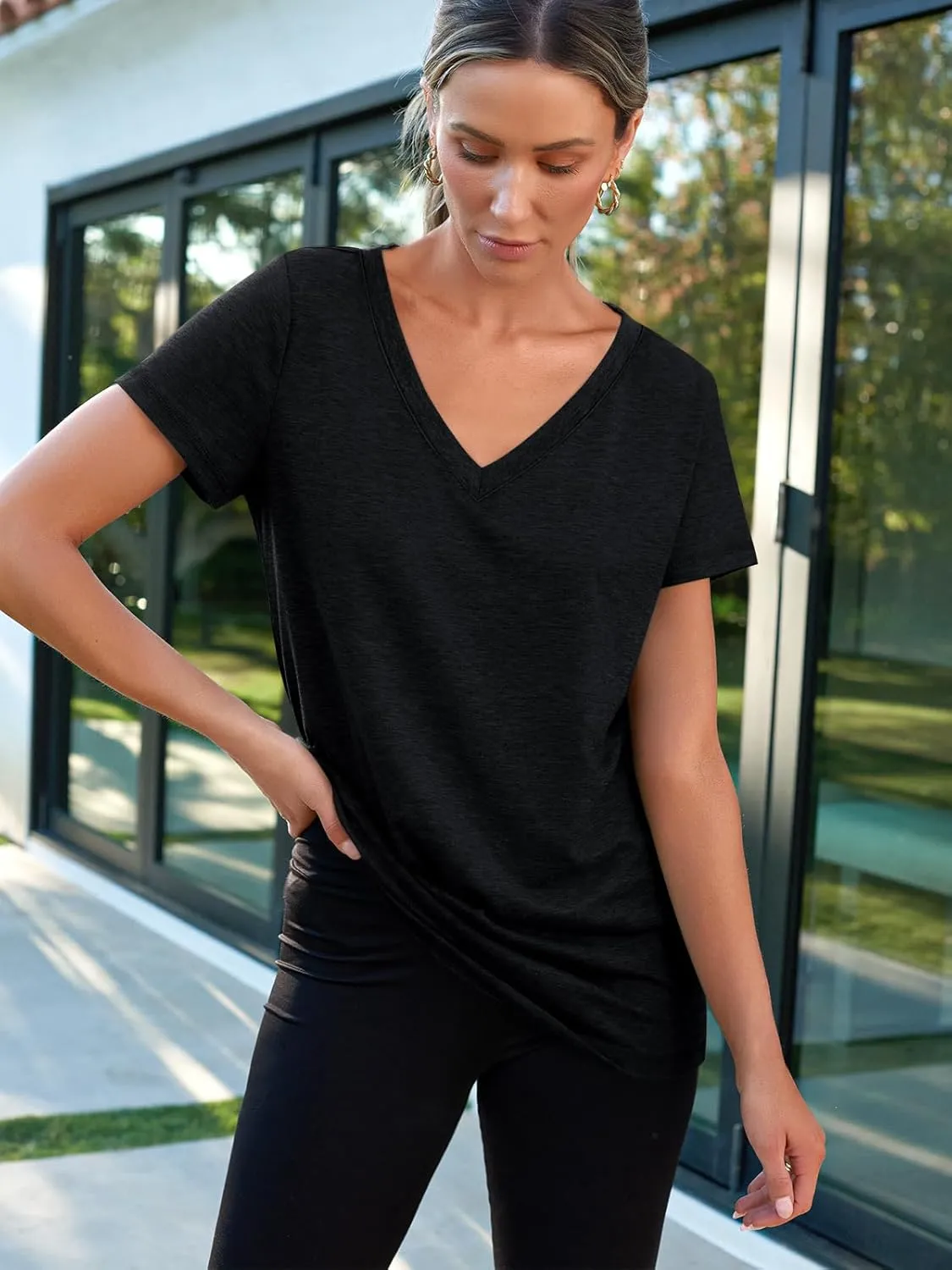 AUTOMET T-Shirts Short Sleeve V Neck Tees Tops for Women Fashion Trendy Lightweight Soft Casual Summer Outfits Clothes 2025