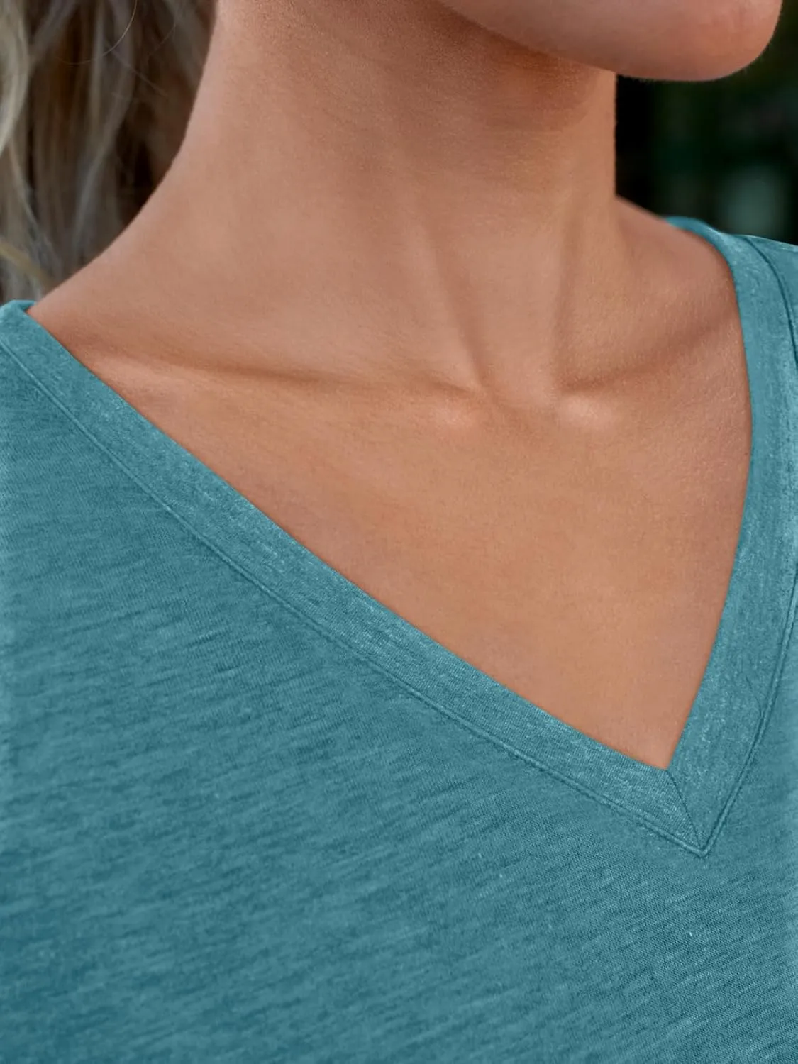 AUTOMET T-Shirts Short Sleeve V Neck Tees Tops for Women Fashion Trendy Lightweight Soft Casual Summer Outfits Clothes 2025